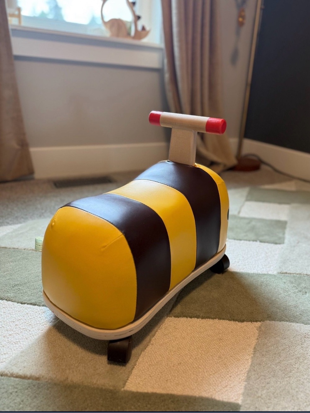 Bee Ride-On Buggy - Picture 4 of 4